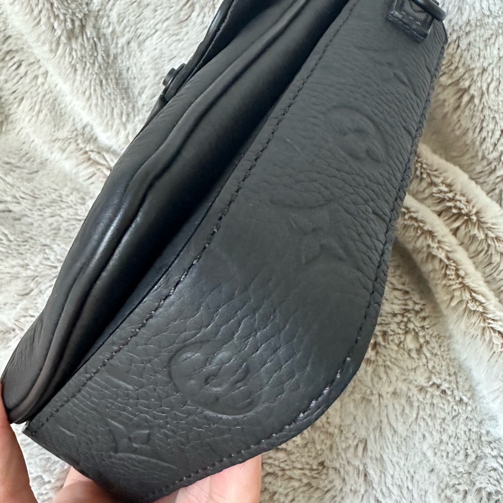 Sold on FB. Louis Vuitton S-Lock Vertical Wearbale Wallet Taurillon Black - Picture 10 of 17